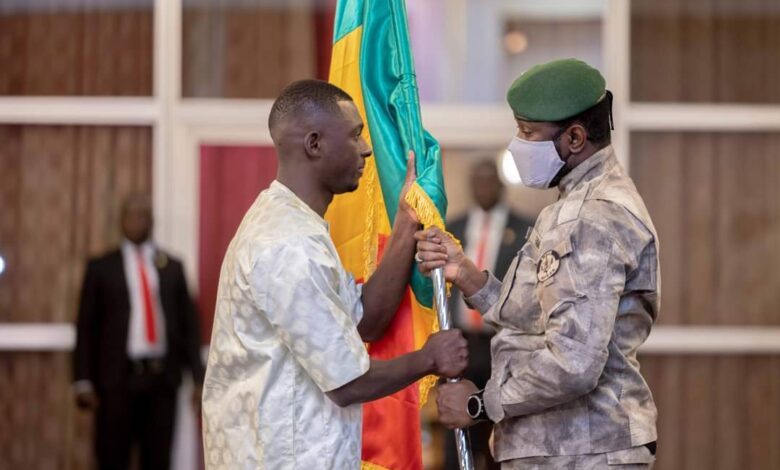 CAN 2023 : Assimi Goïta galvanise les Aigles du Mali à la cérémonie de  remise du drapeau national - Mali  Actualités et informations du  Mali et de l'Afrique